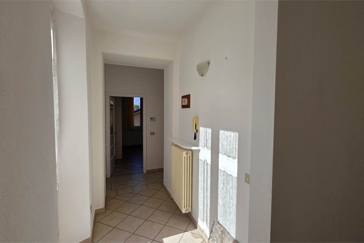 Trilocale con giardino e posto auto a Tremezzina 