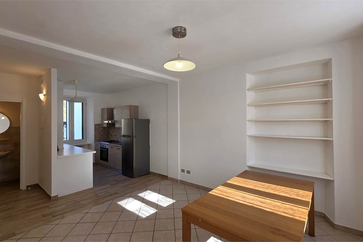 Trilocale con giardino e posto auto a Tremezzina 