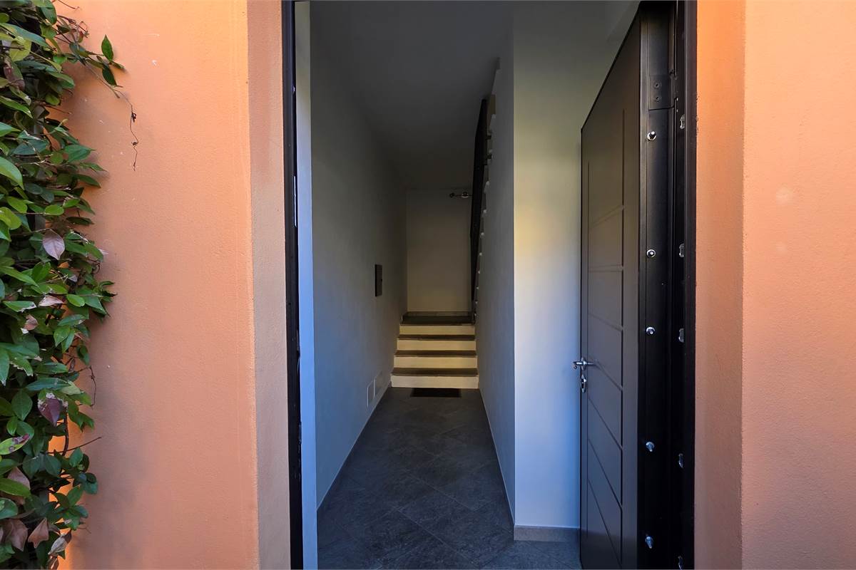 Trilocale con posto auto a Tremezzina