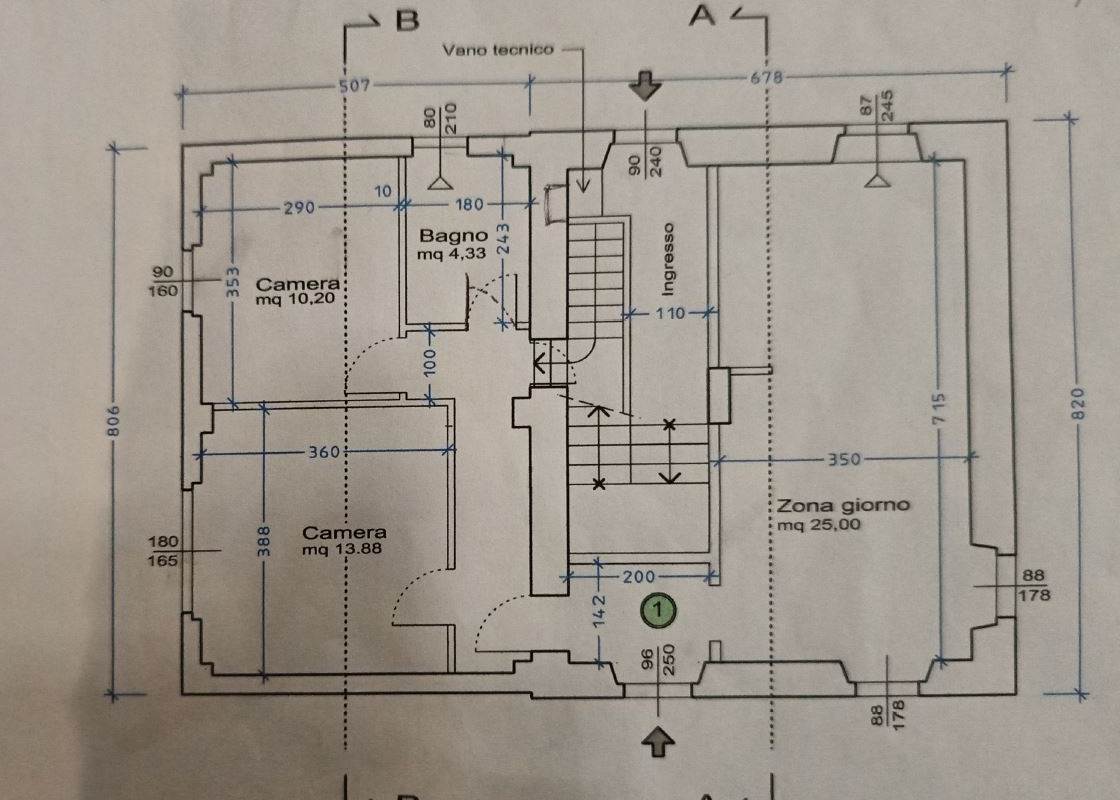 Villa singola con tre appartamenti a Tremezzina