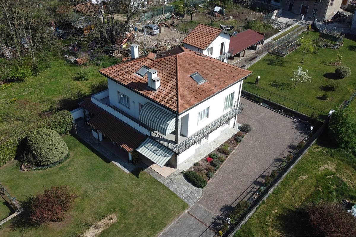 Proprietà in vendita a Cocquio Trevisago