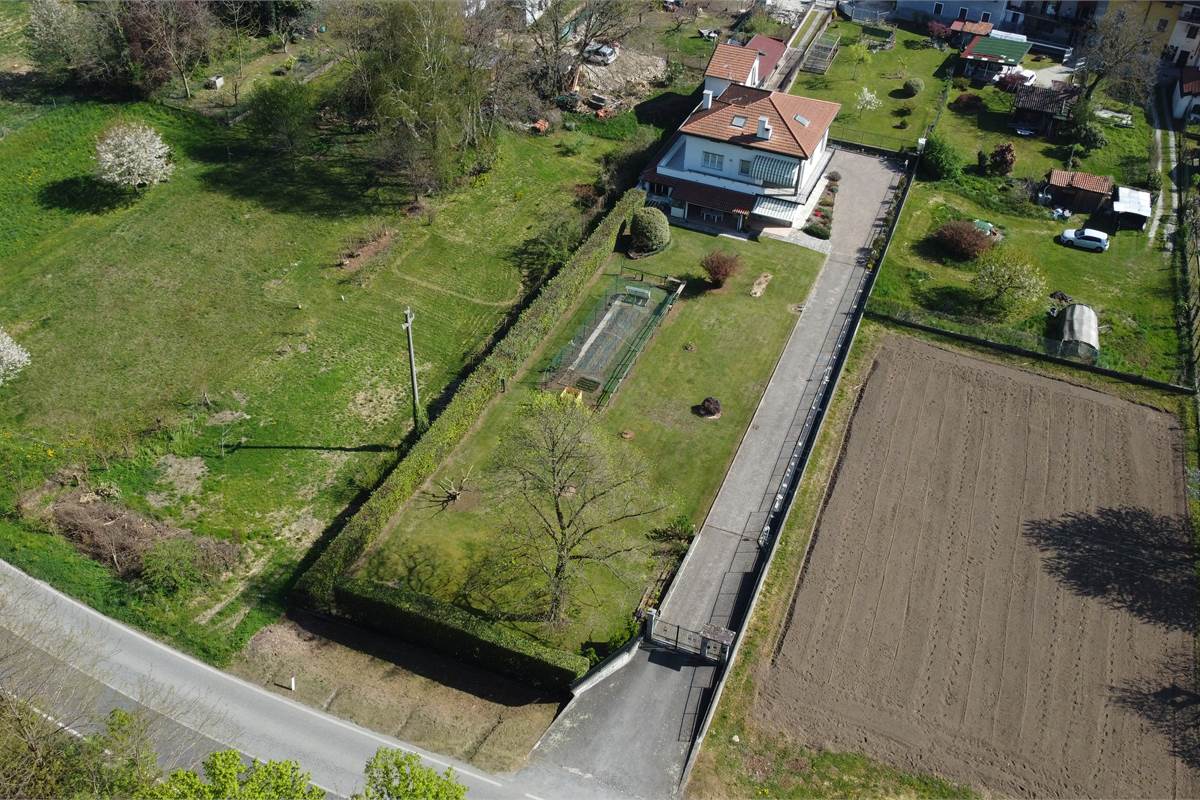 Proprietà in vendita a Cocquio Trevisago