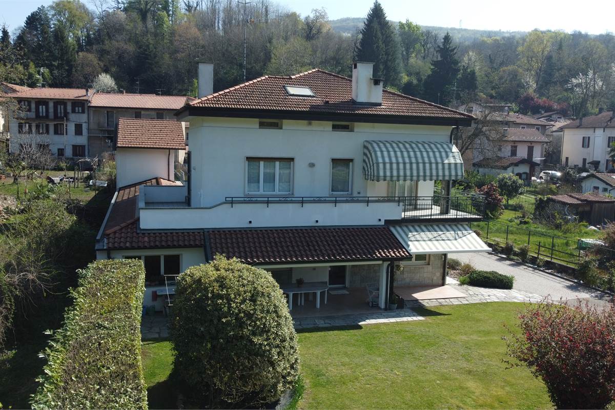 Proprietà in vendita a Cocquio Trevisago