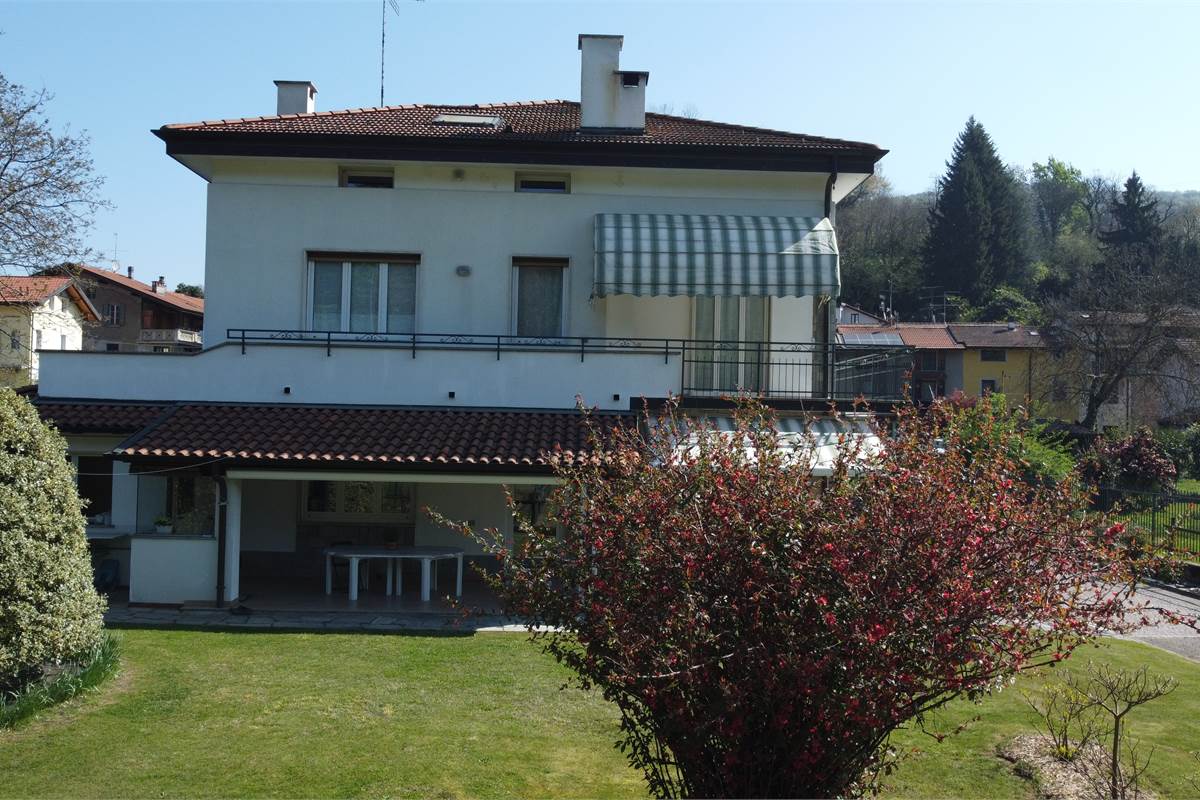 Proprietà in vendita a Cocquio Trevisago