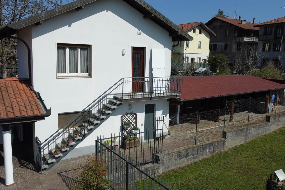 Proprietà in vendita a Cocquio Trevisago