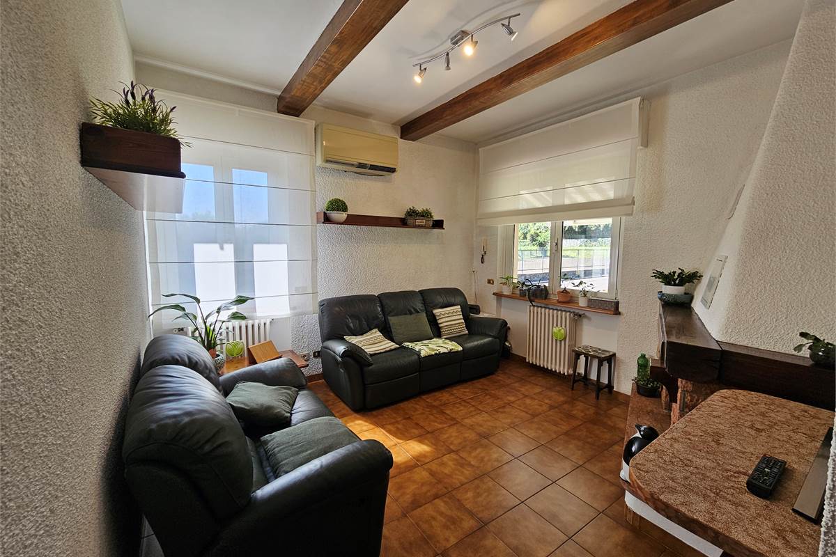 Proprietà in vendita a Cocquio Trevisago