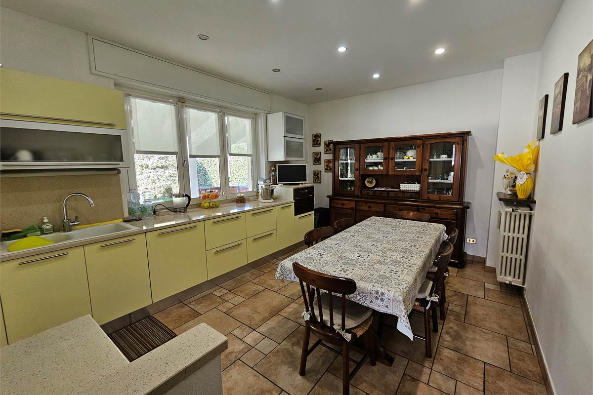 Proprietà in vendita a Cocquio Trevisago