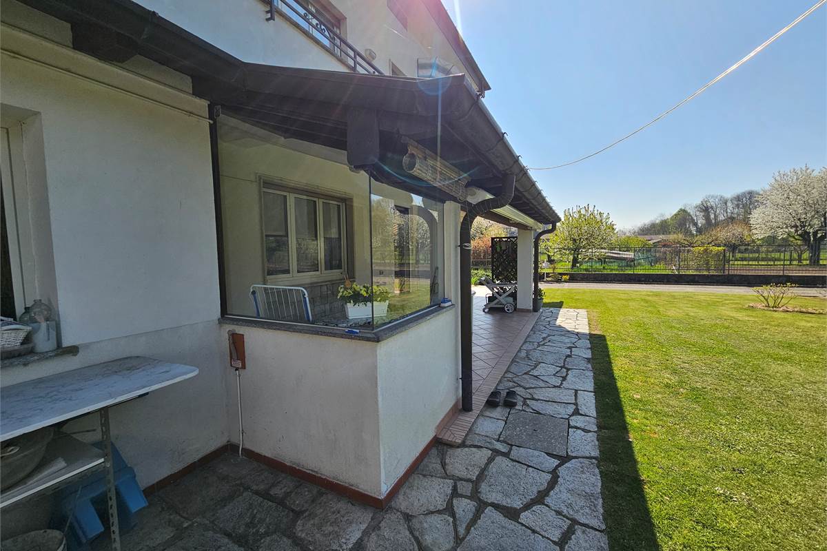 Proprietà in vendita a Cocquio Trevisago