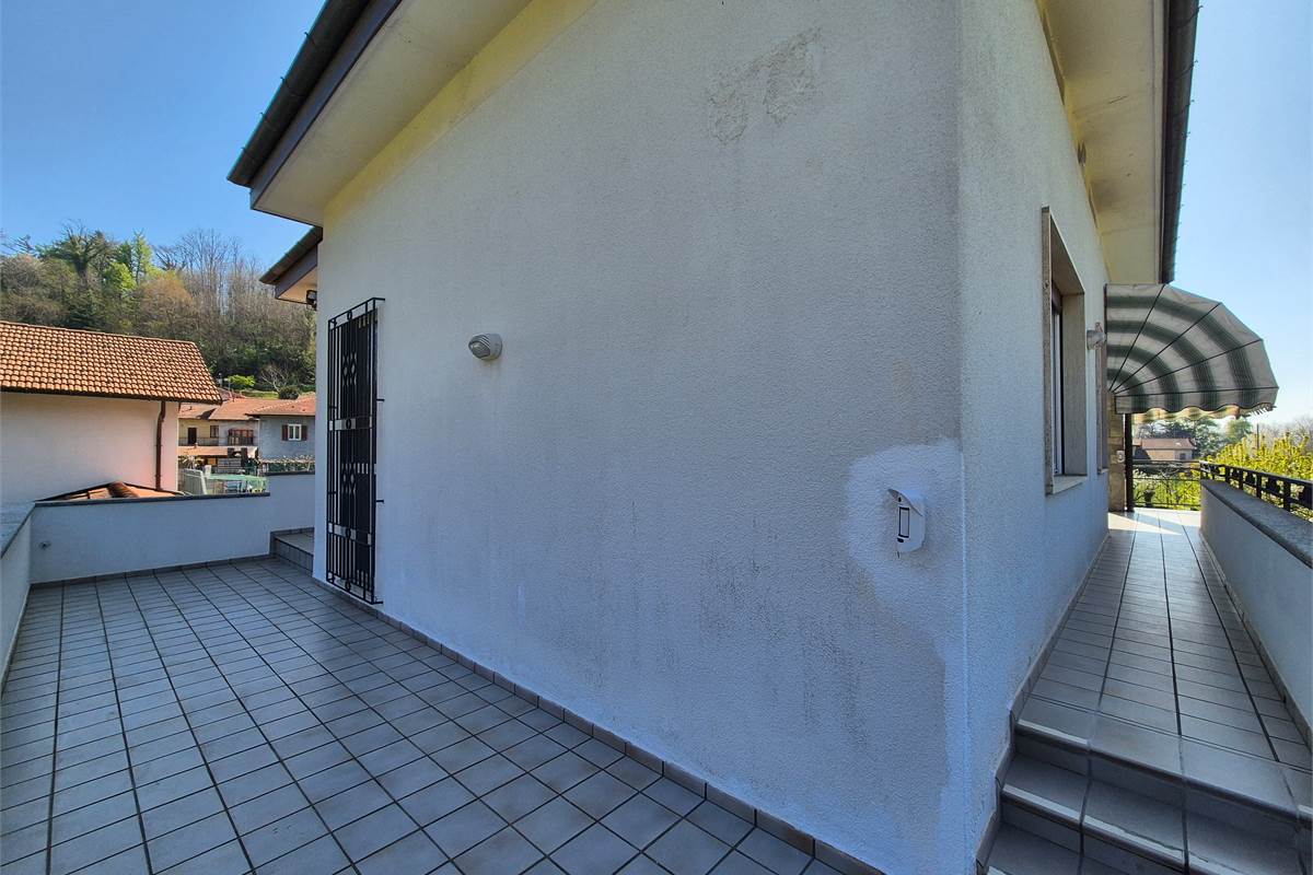 Proprietà in vendita a Cocquio Trevisago