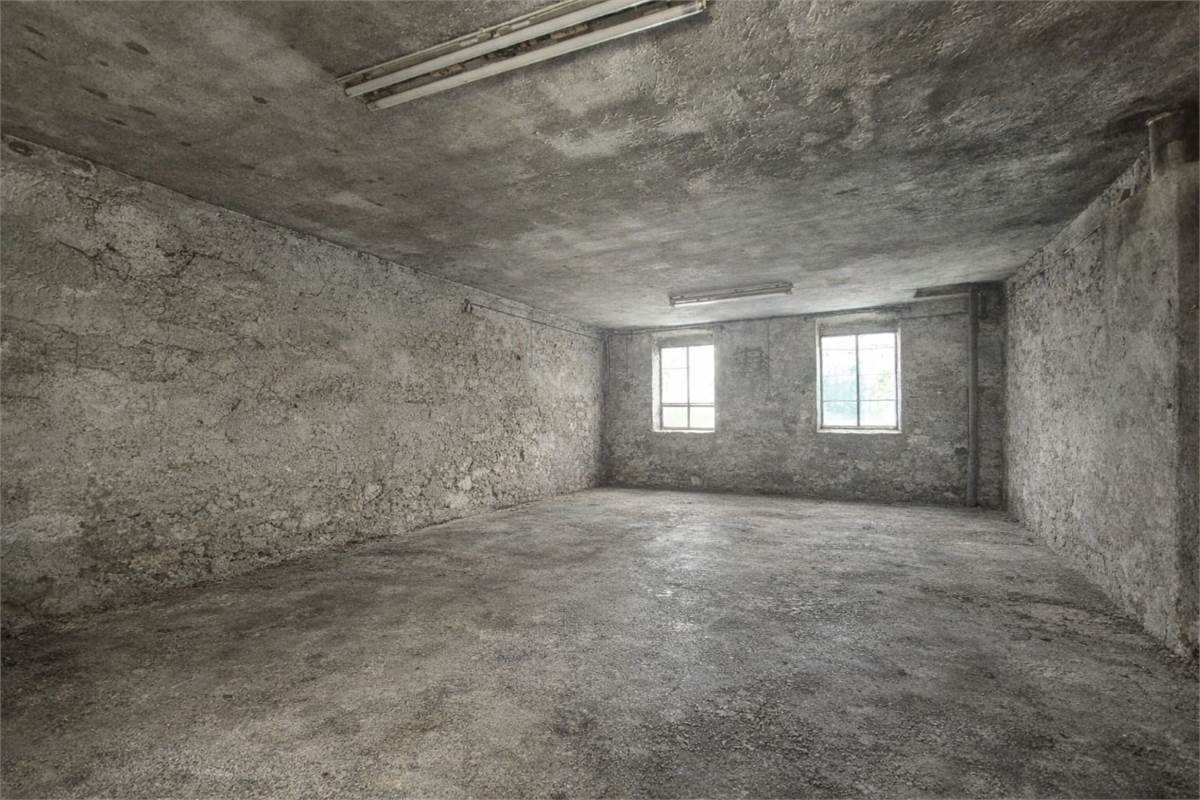 Rustico su due livelli con porticato privato