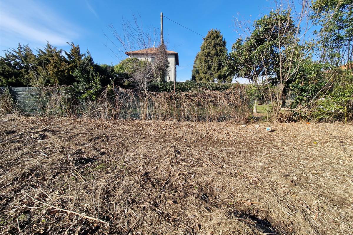 Rustico con giardino a Fenegrò