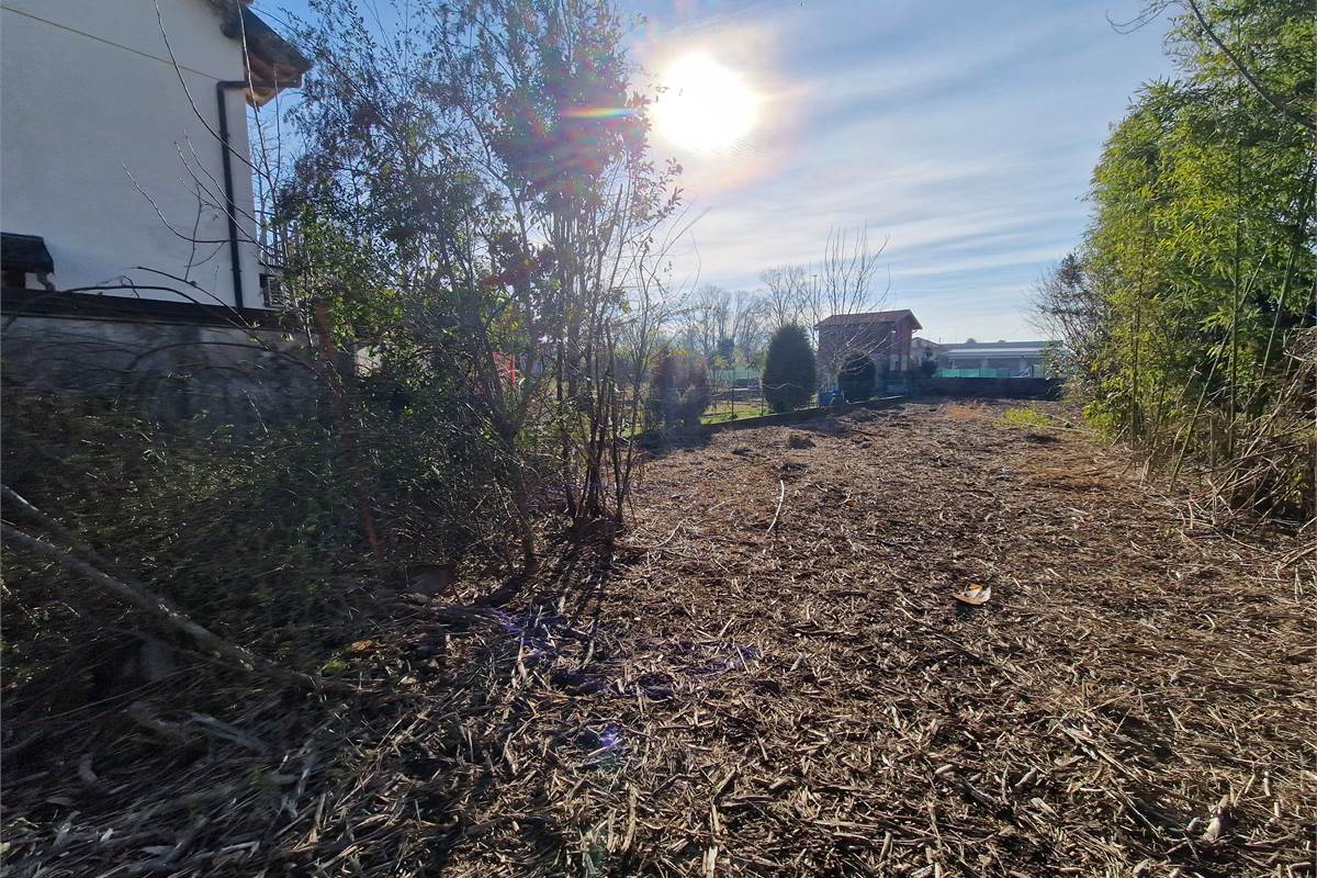 Rustico con giardino a Fenegrò