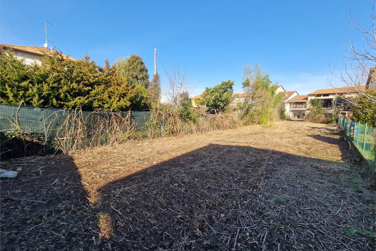 Rustico con giardino a Fenegrò