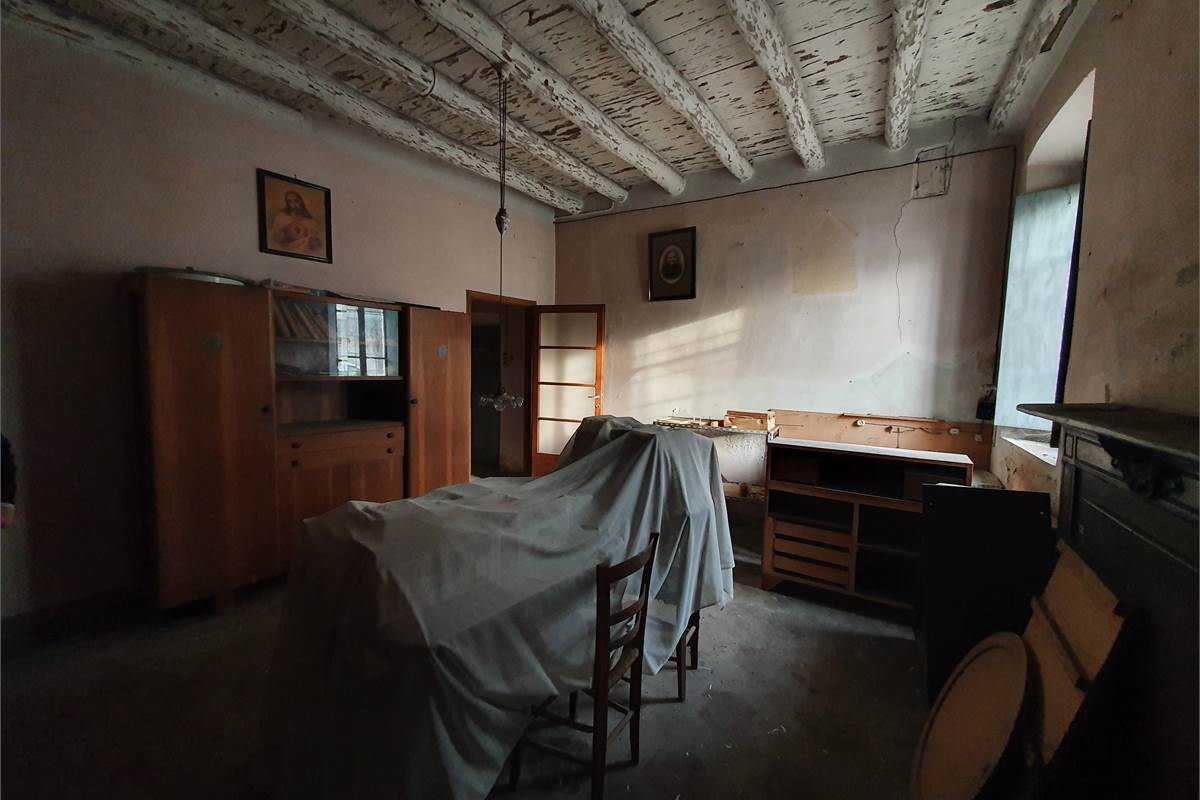 Rustico con giardino a Fenegrò