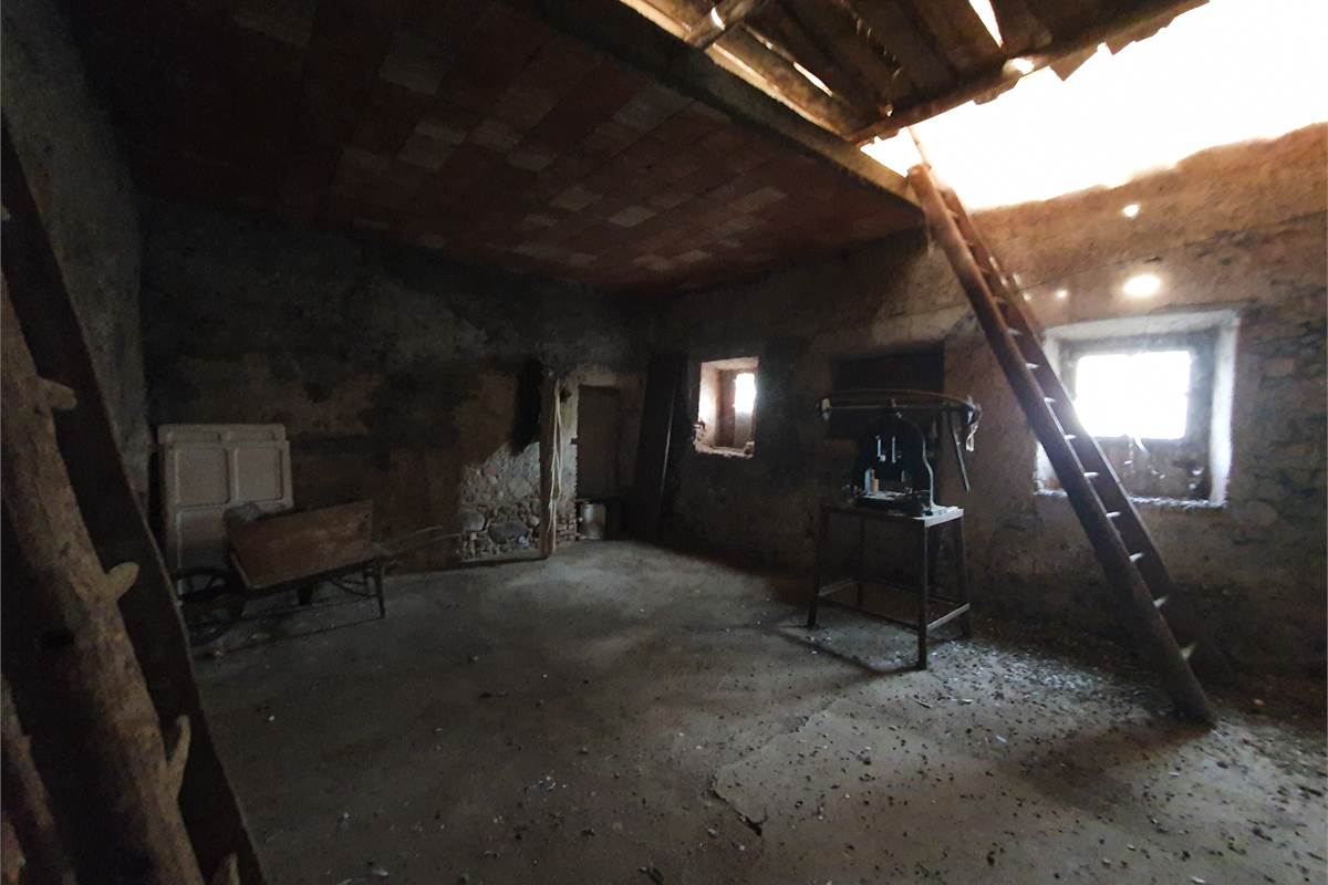 Rustico con giardino a Fenegrò