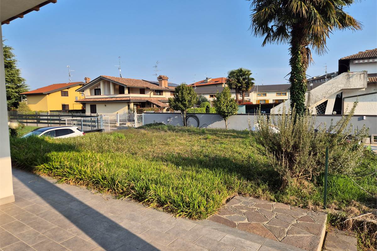 Villa indipendente a Limido Comasco