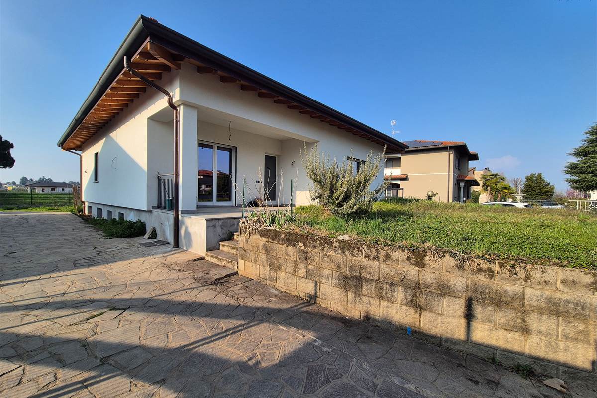 Villa indipendente a Limido Comasco