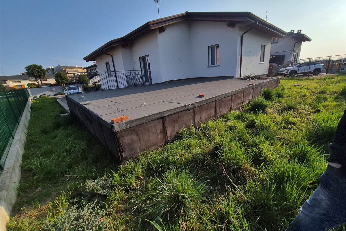 Villa indipendente a Limido Comasco