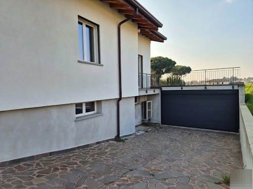 Villa indipendente a Limido Comasco