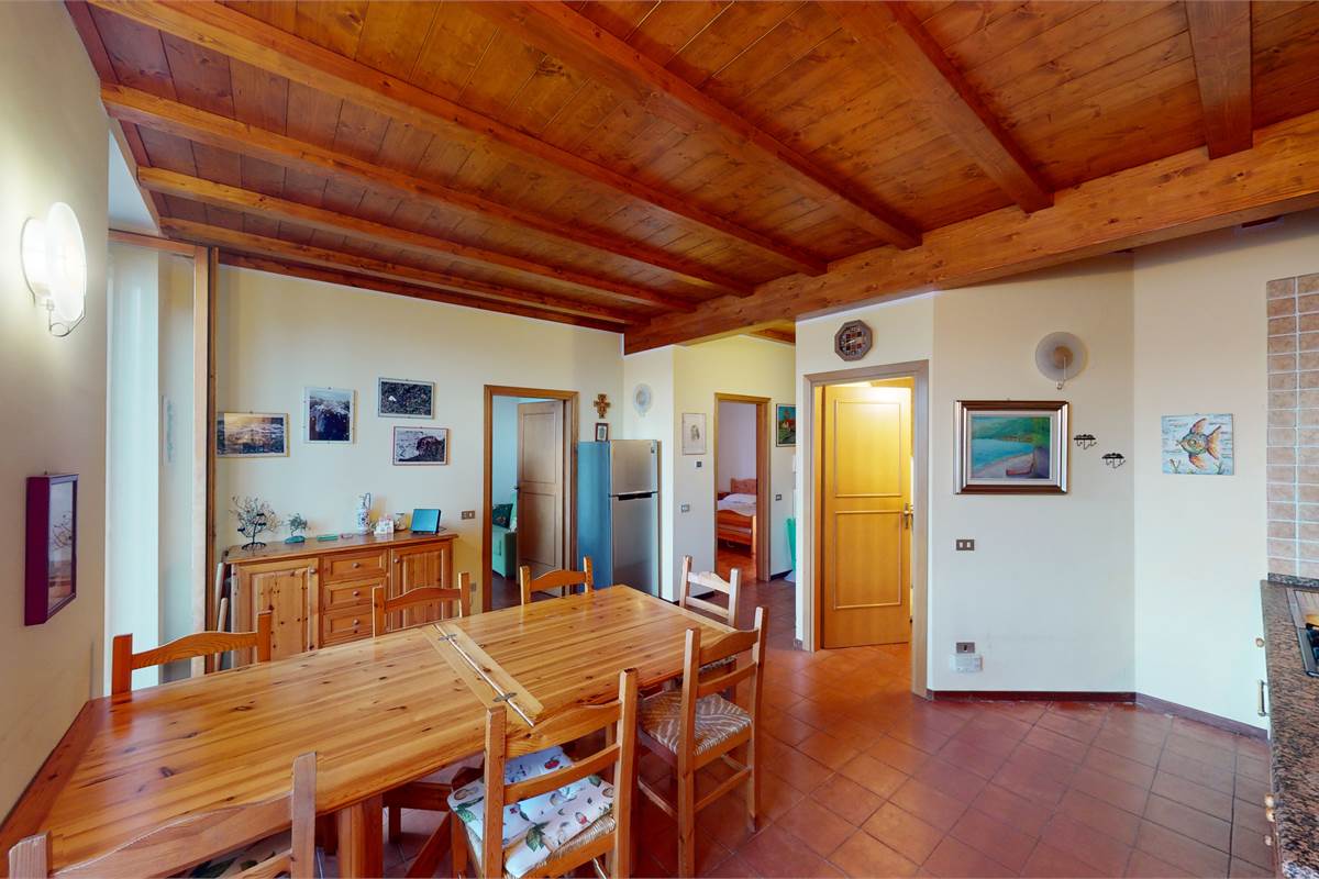 Appartamento su due livelli a San Siro (CO)