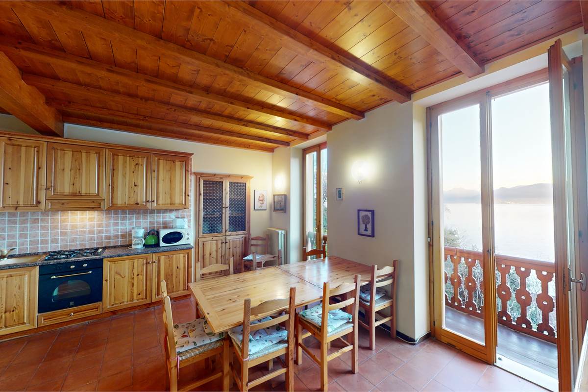 Appartamento su due livelli a San Siro (CO)