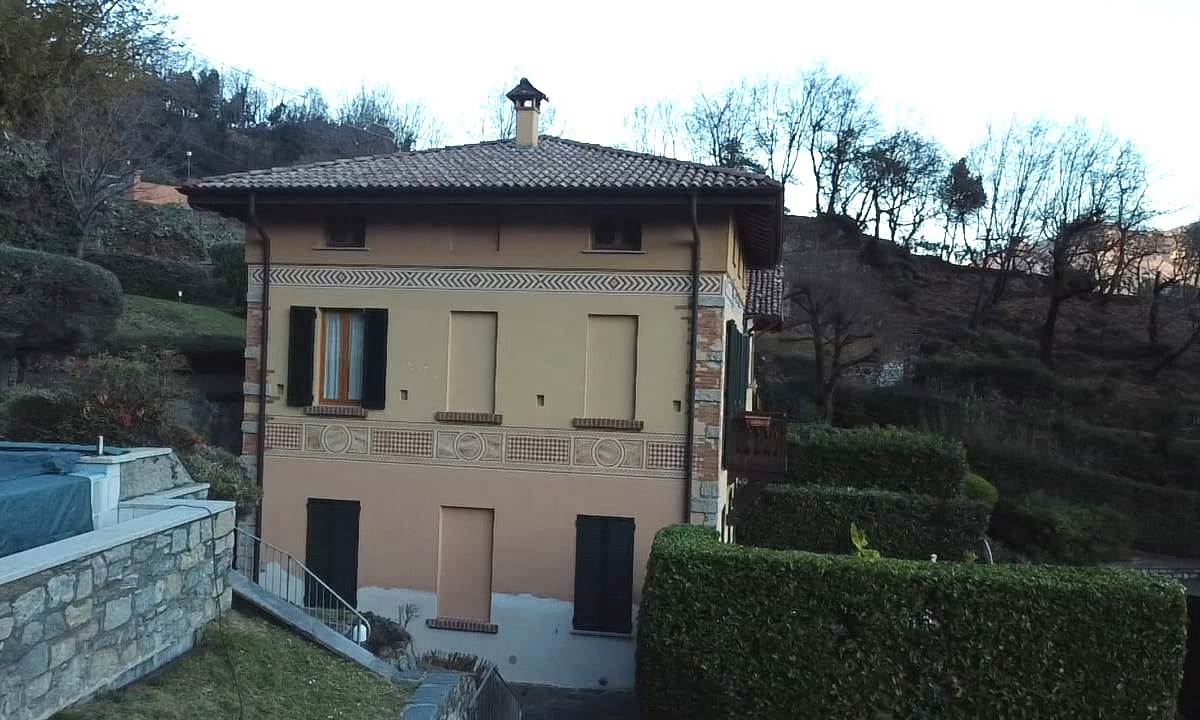 Appartamento su due livelli a San Siro (CO)