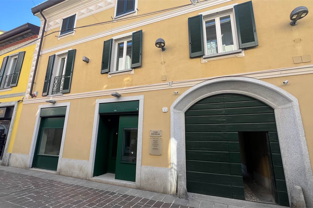 Elegante e nuovo locale commerciale Cantù centro