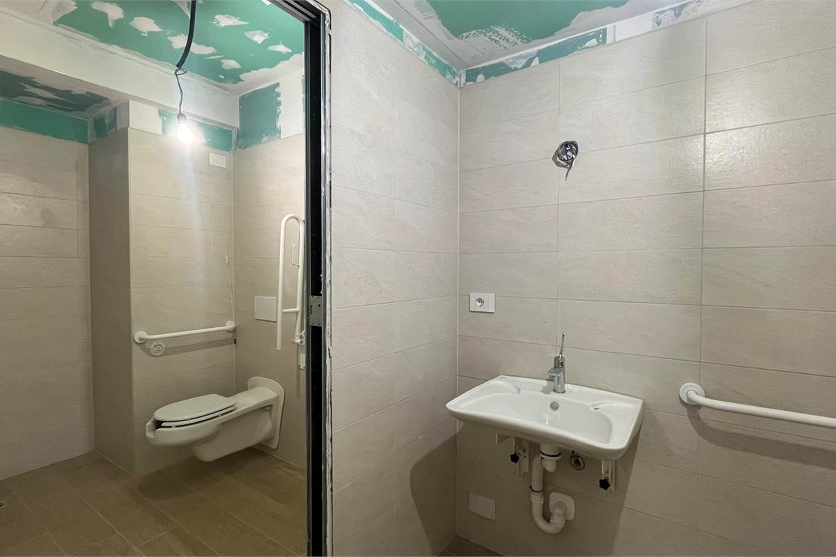 Elegante e nuovo locale commerciale Cantù centro