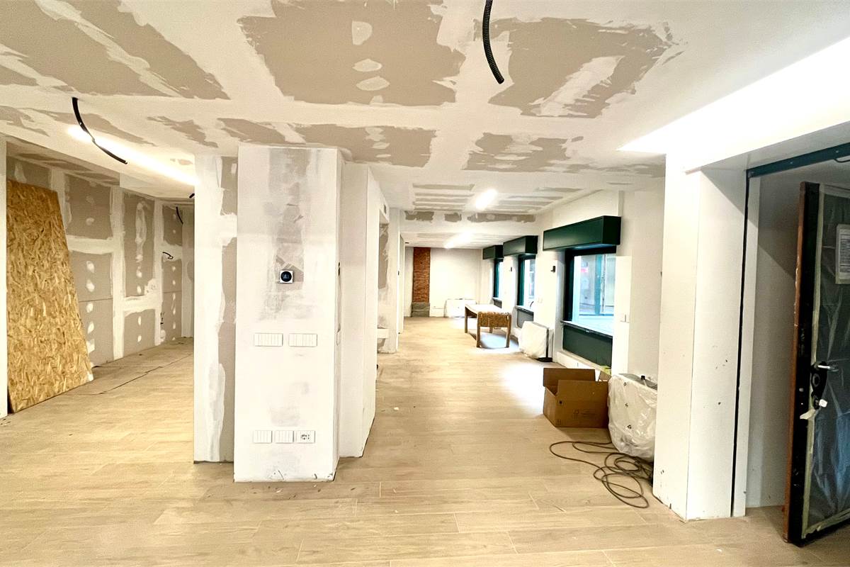 Elegante e nuovo locale commerciale Cantù centro