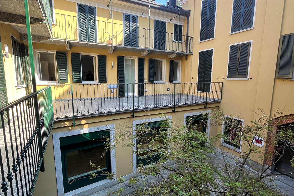 Elegante e nuovo locale commerciale Cantù centro