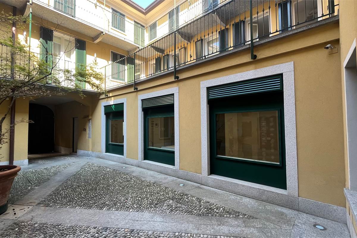 Elegante e nuovo locale commerciale Cantù centro