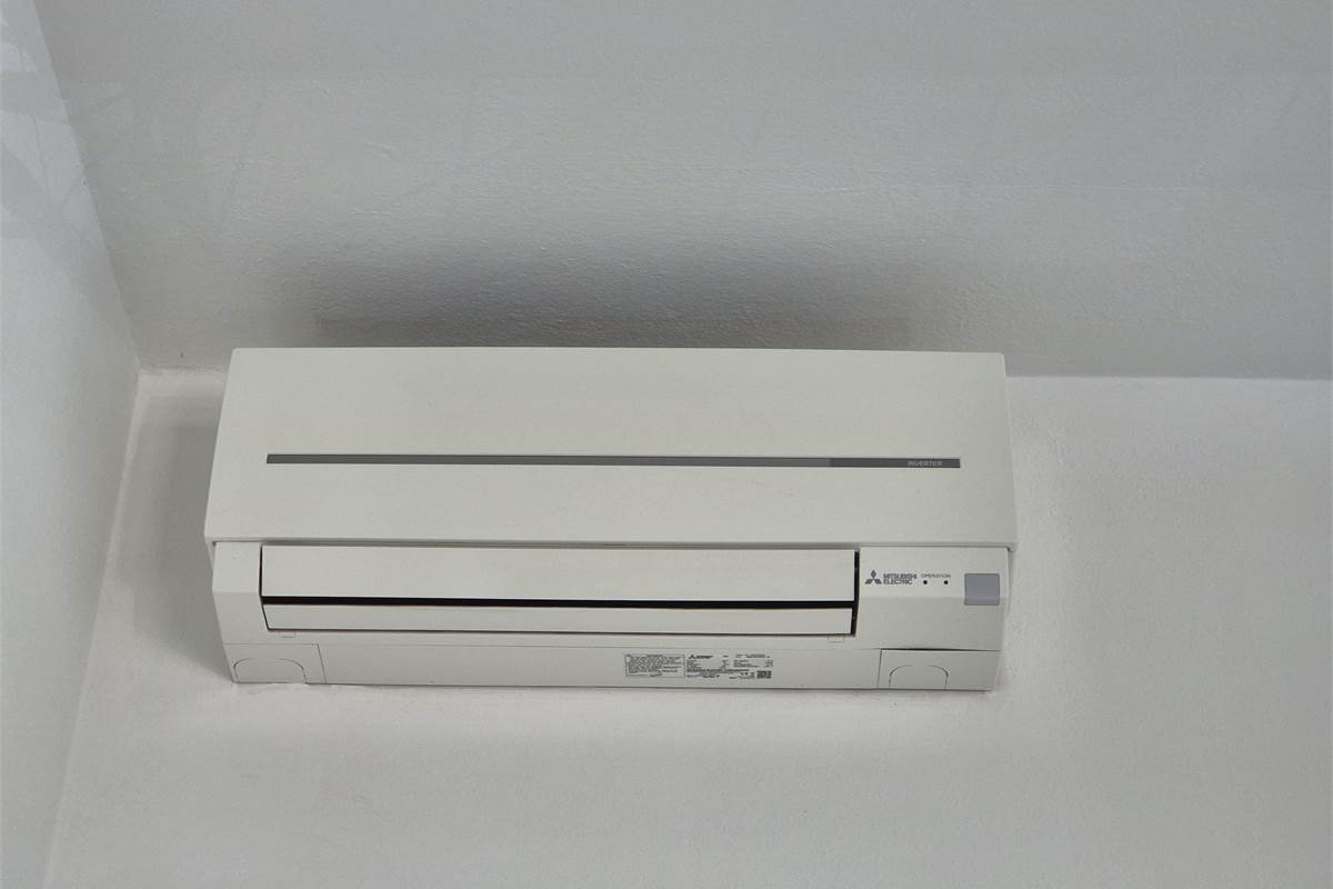 Negozio su strada di forte passaggio veicolare