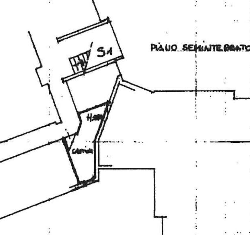Trilocale con balcone, autorimessa e cantina a Villa Guardia