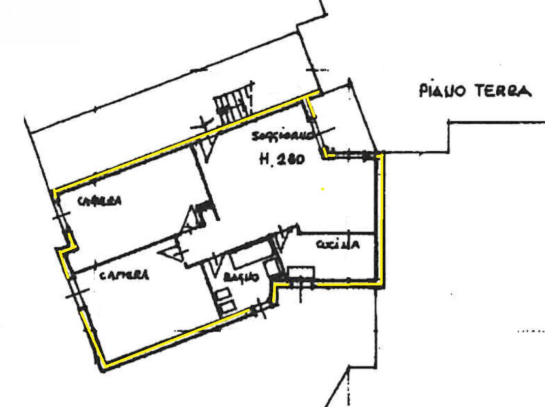 Trilocale con balcone, autorimessa e cantina a Villa Guardia