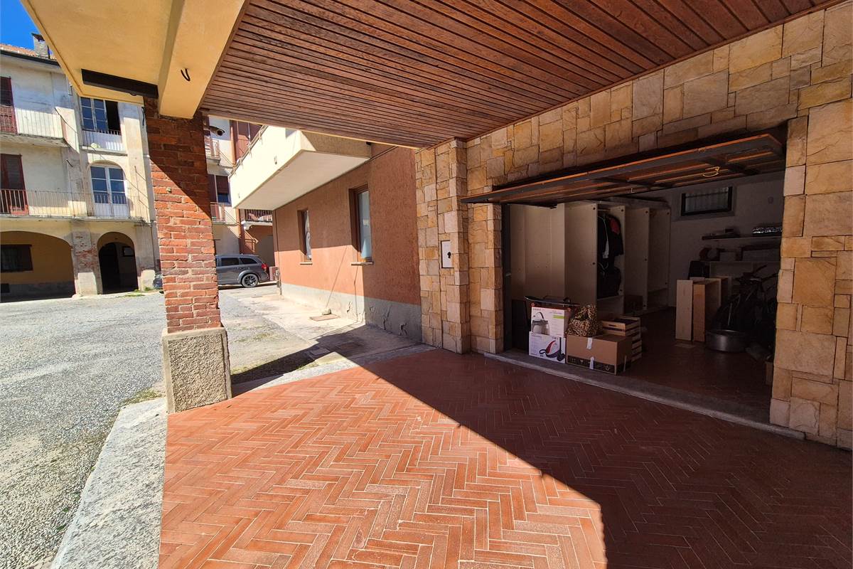 Appartamento ristrutturato a Cirimido 