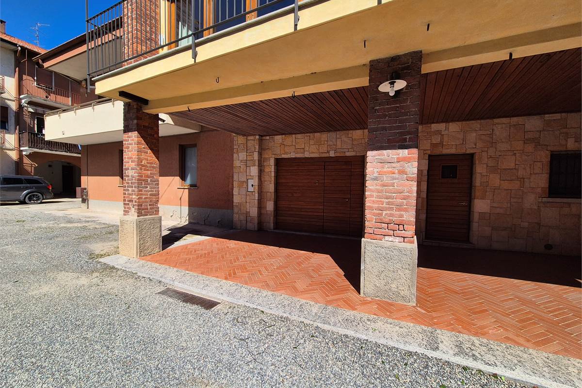 Appartamento ristrutturato a Cirimido 