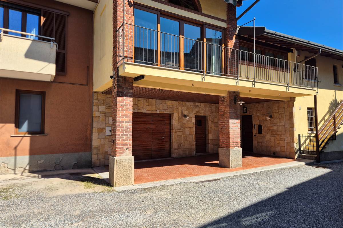 Appartamento ristrutturato a Cirimido 