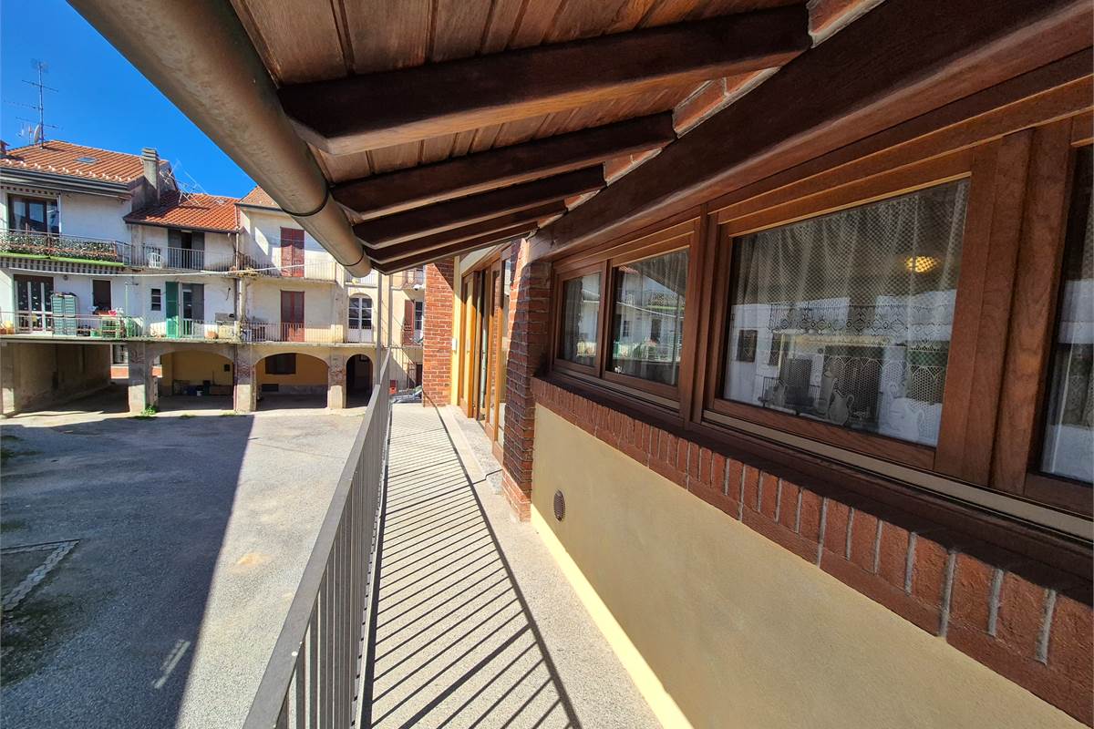 Appartamento ristrutturato a Cirimido 