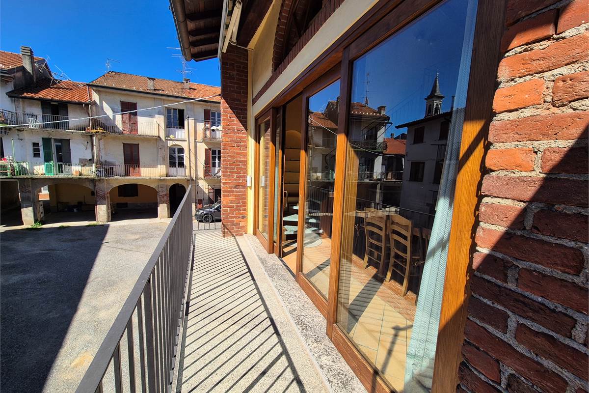 Appartamento ristrutturato a Cirimido 