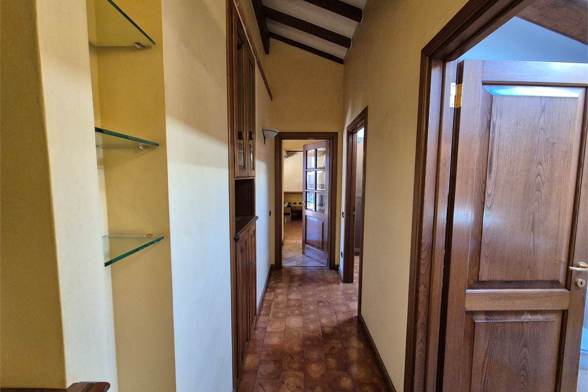 Appartamento ristrutturato a Cirimido 