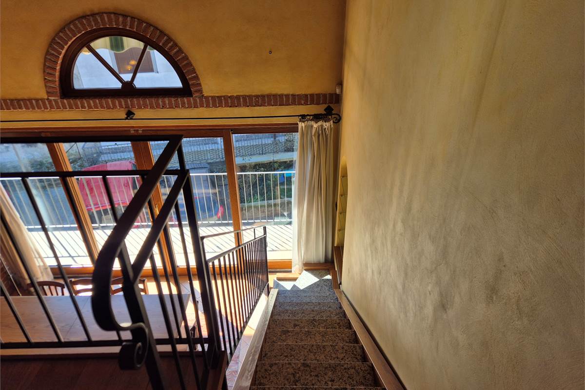 Appartamento ristrutturato a Cirimido 