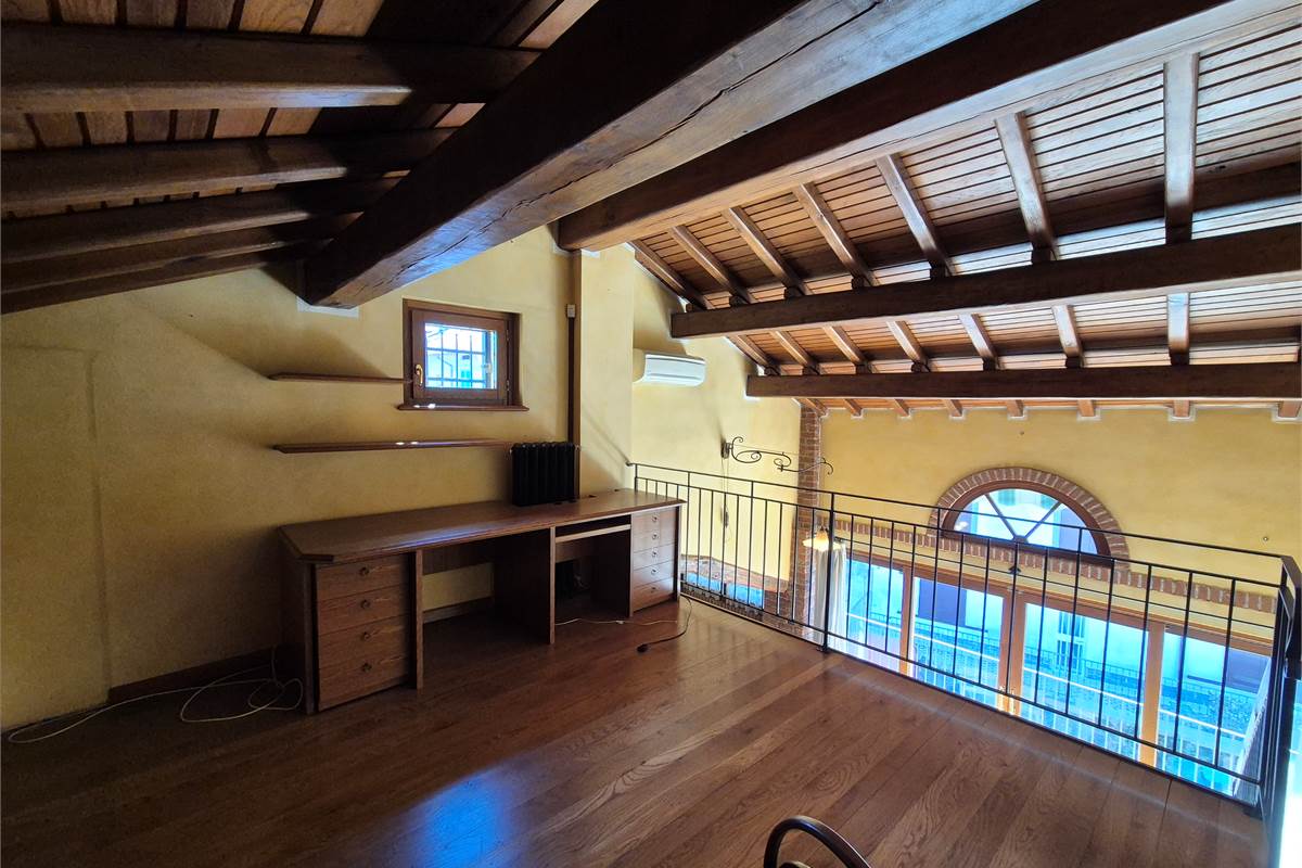 Appartamento ristrutturato a Cirimido 