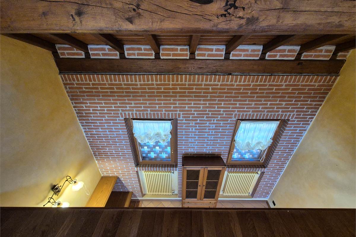 Appartamento ristrutturato a Cirimido 