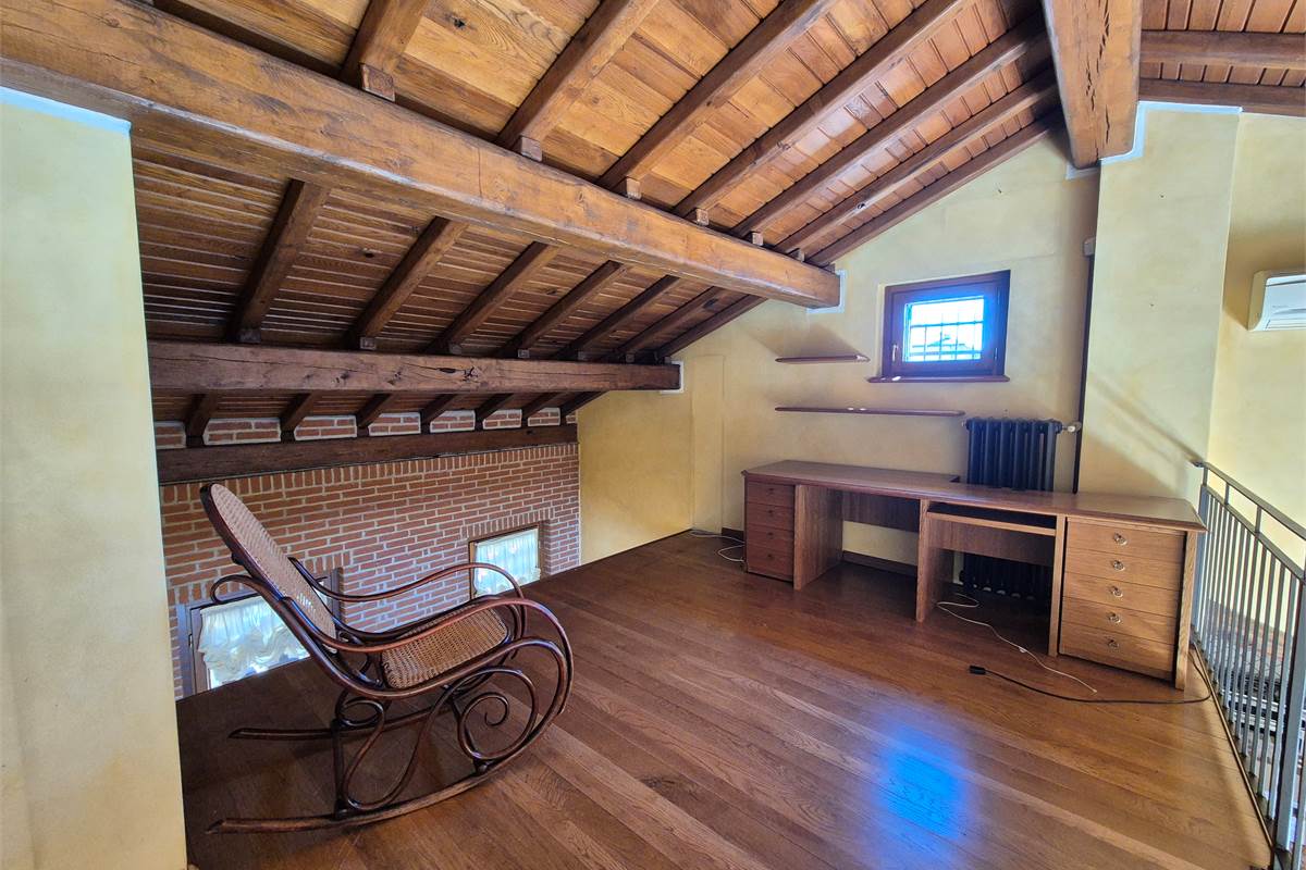 Appartamento ristrutturato a Cirimido 