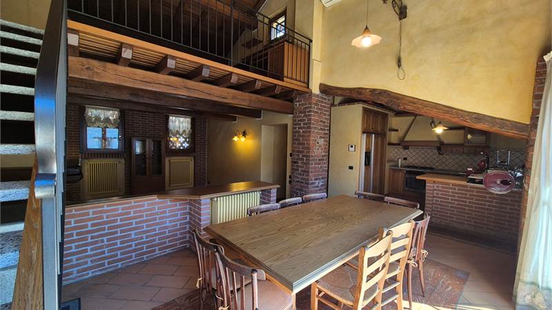 Appartamento ristrutturato a Cirimido 