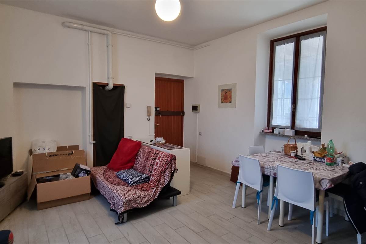 Bilocale arredato ad Albate  