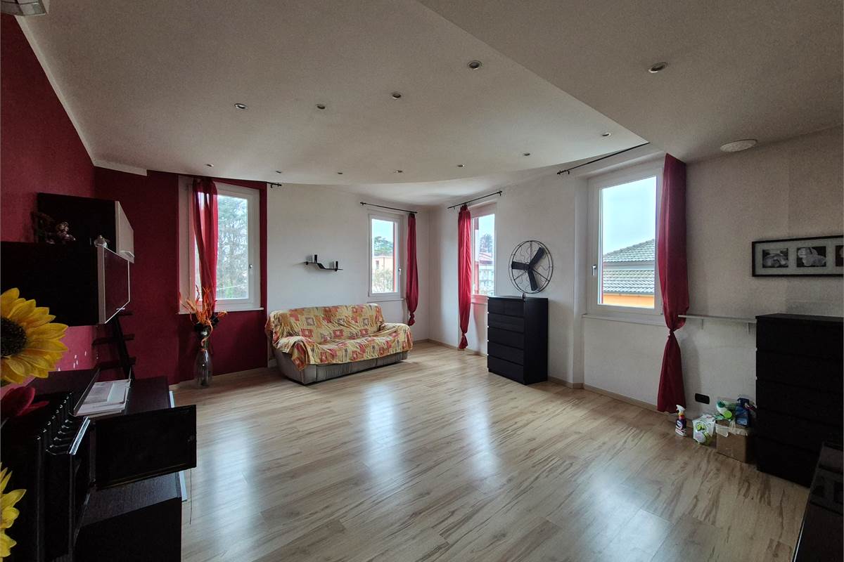 Trilocale in vendita a Lurate Caccivio