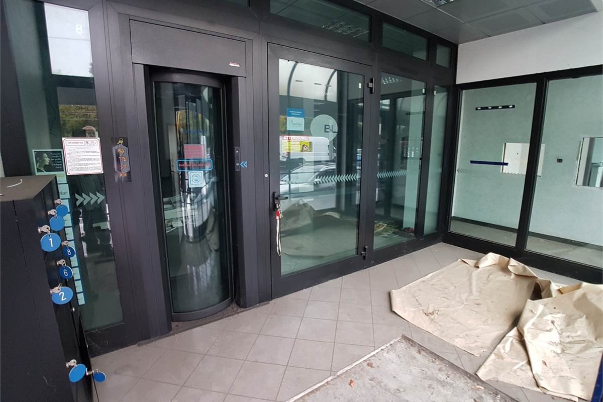 Immobile commerciale a Fino Mornasco