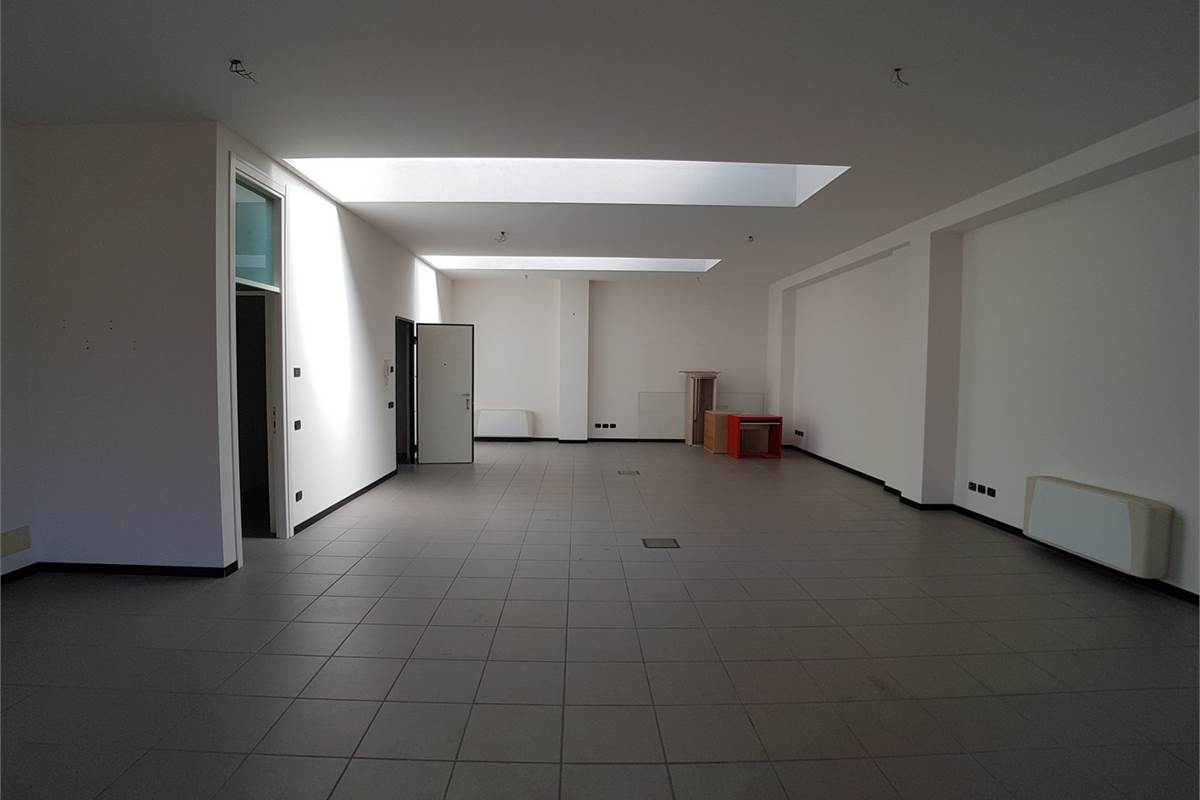 Luminoso ufficio a Cantù
