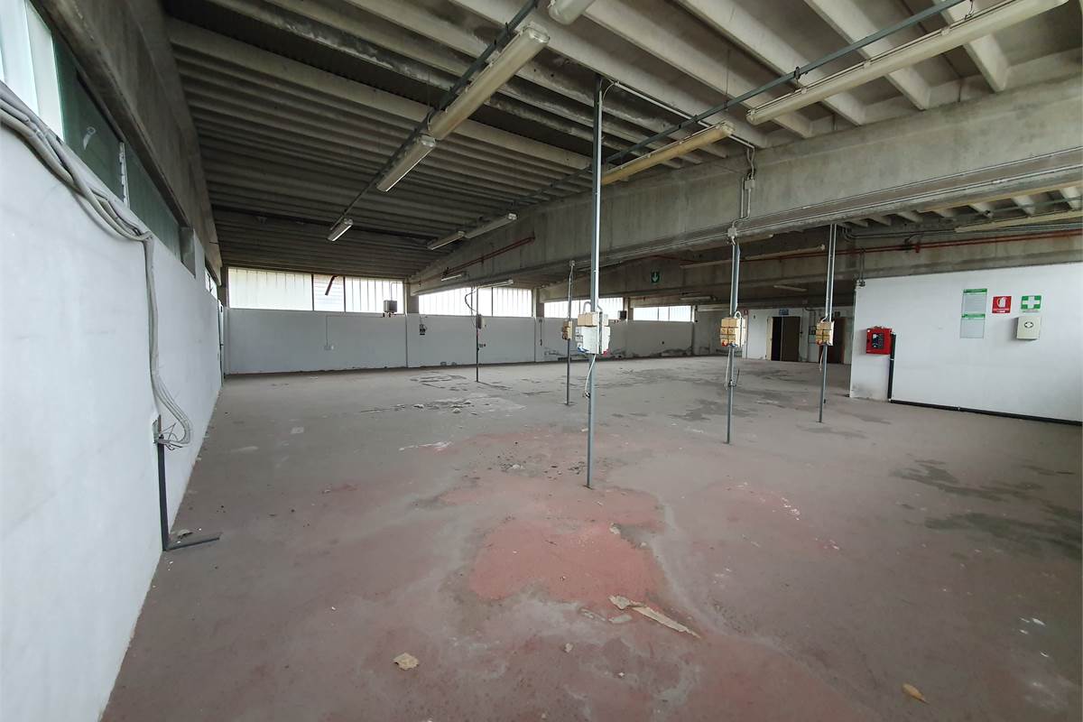 Capannone a Vertemate con Minoprio (3B)